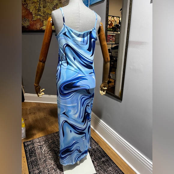 Swirl Pattern Blue Maxi Dress - Picture 2 of 3